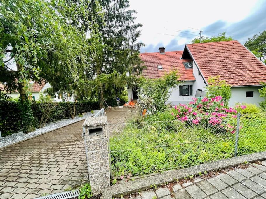 Freiblick 1 Bad Glbg Mit Garten Top1 바트글레이첸베르그 외부 사진